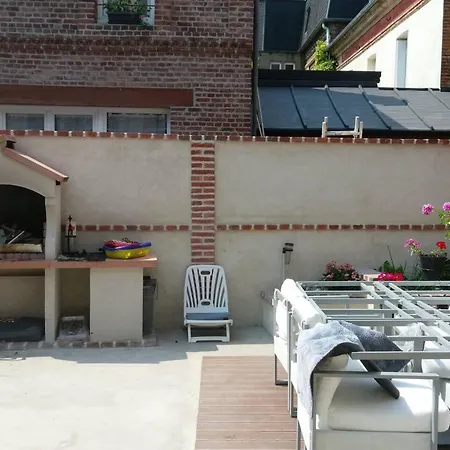Vakantiehuis Maison Charmante A Avec Terrasse Et Cheminee. *