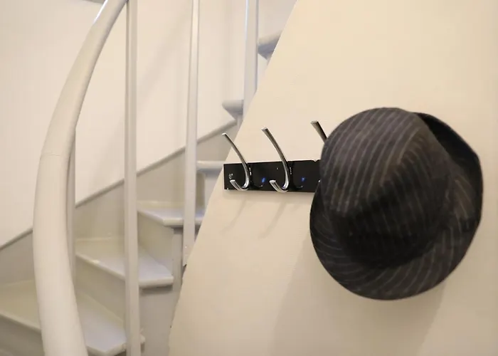 Maison Charmante A Avec Terrasse Et Cheminee. *